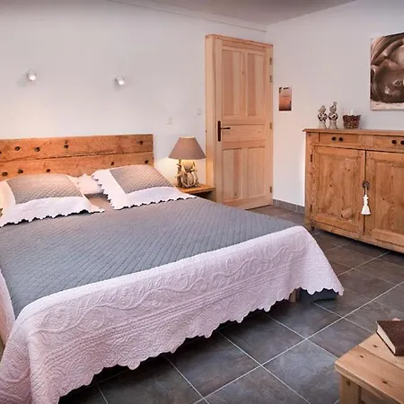 Logis Les Granges De Bigose Maison d'hôtes Rimeize